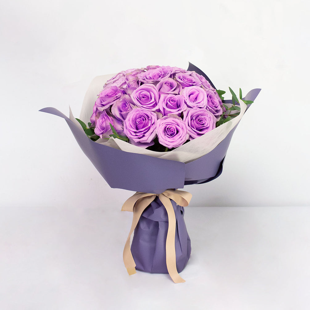 紫のバラの花束 – Flowersby.com