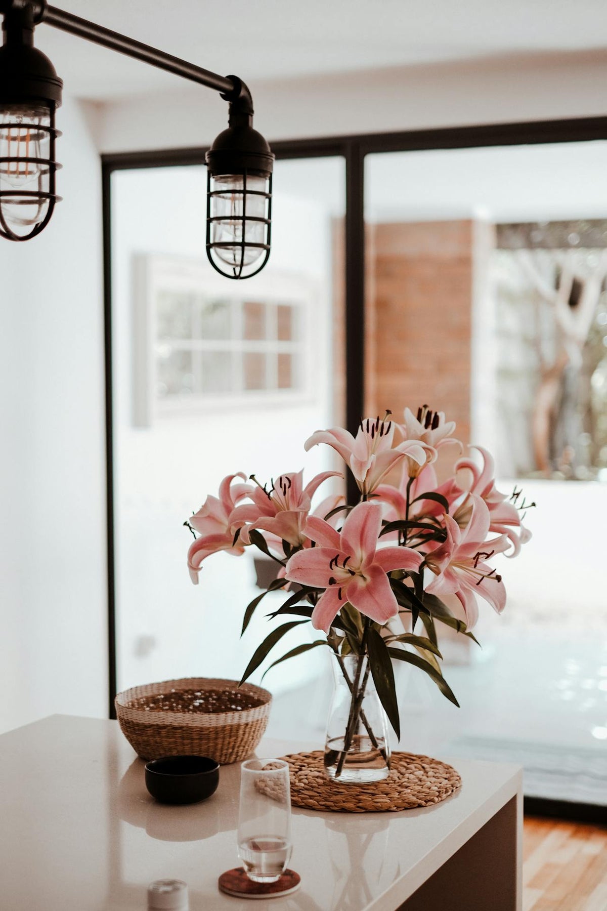 Best lucky housewarming flowers for Hong Kong